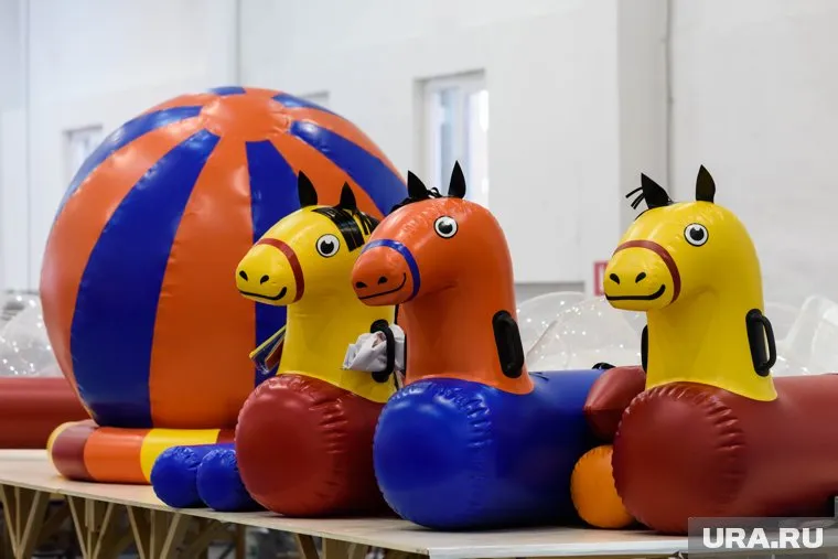 За счет расширения производства компания планирует обрабатывать до 100 тысяч квадратных метров ПВХ-материалов в год