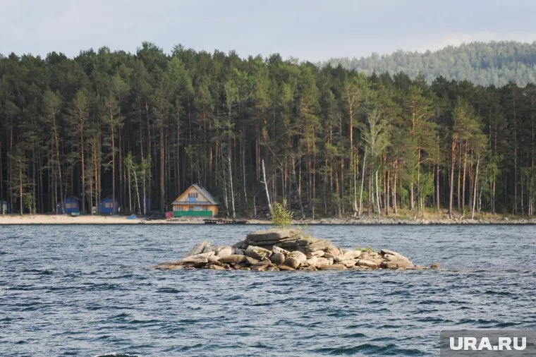 Погода не располагала к приятной прогулке по озеру на надувных досках