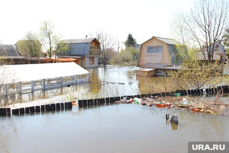 Паводок в Курганской области пошел не по плану, вода меняет направление