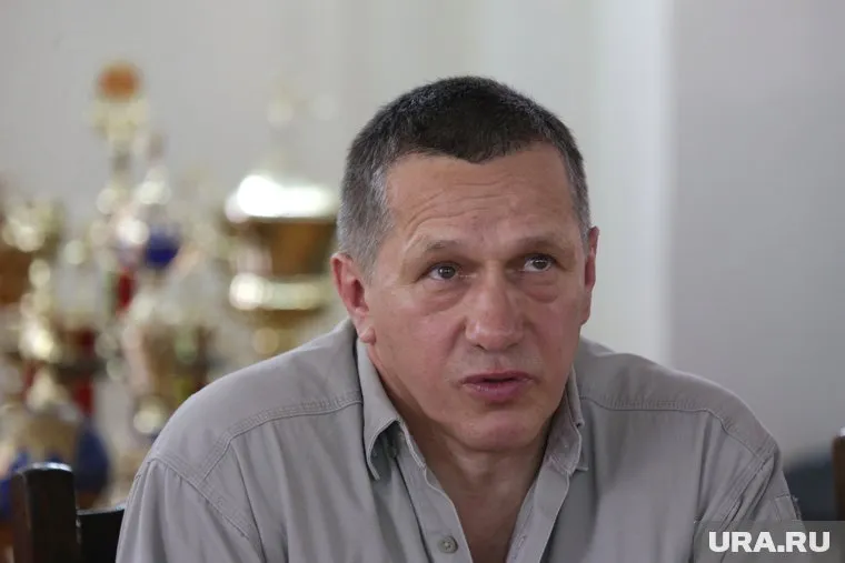 Бывший губернатор недоволен кривой дорогой