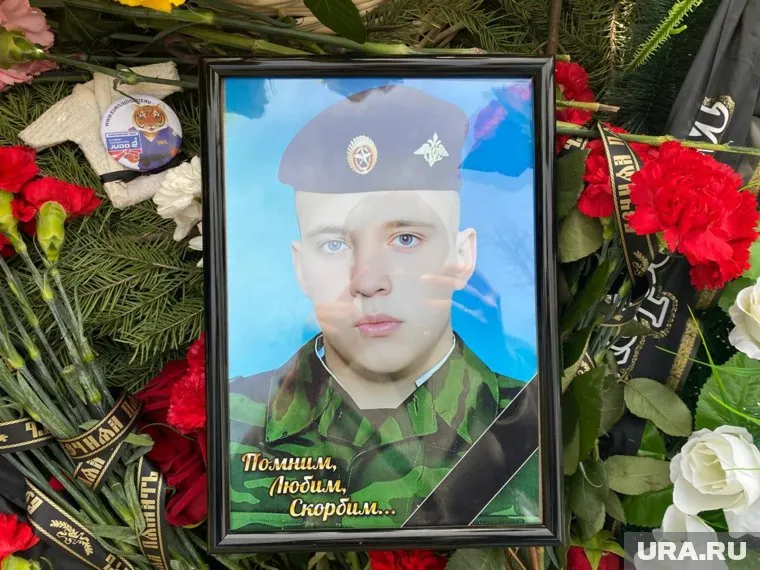 Многие на похоронах Константина Ребдева не смогли сдержать эмоций