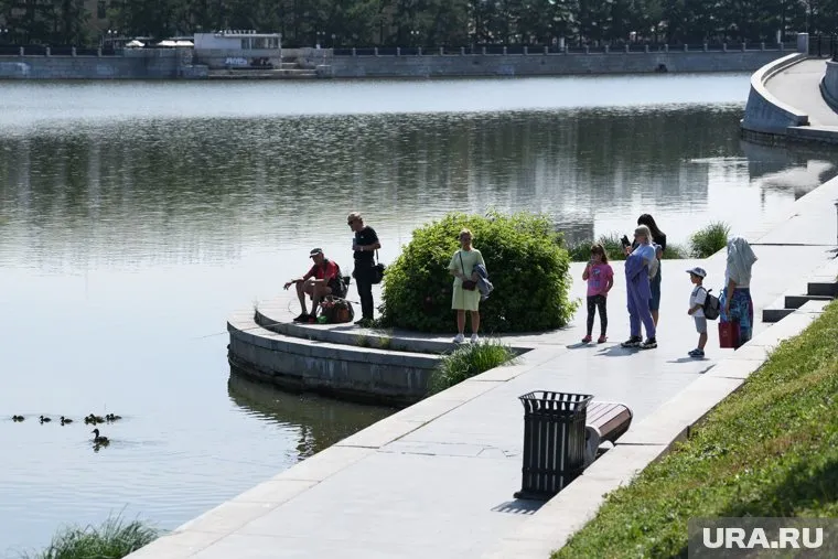 В Салехарде отремонтировали набережную у речного вокзала