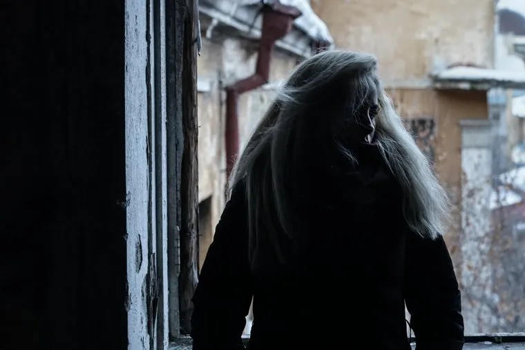 Съёмки второй серии сериала "Ловушка для китов". Екатеринбург, девушка, кризис, грусть, школьница, тоска, безысходность, подросток, одиночество, тлен, депрессия