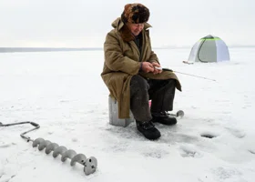 Ловись рыбка, большая и маленькая: что взять на зимнюю рыбалку в ХМАО, чтобы не уехать с пустыми руками