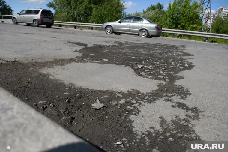 Ремонт идет на улице Зырянова