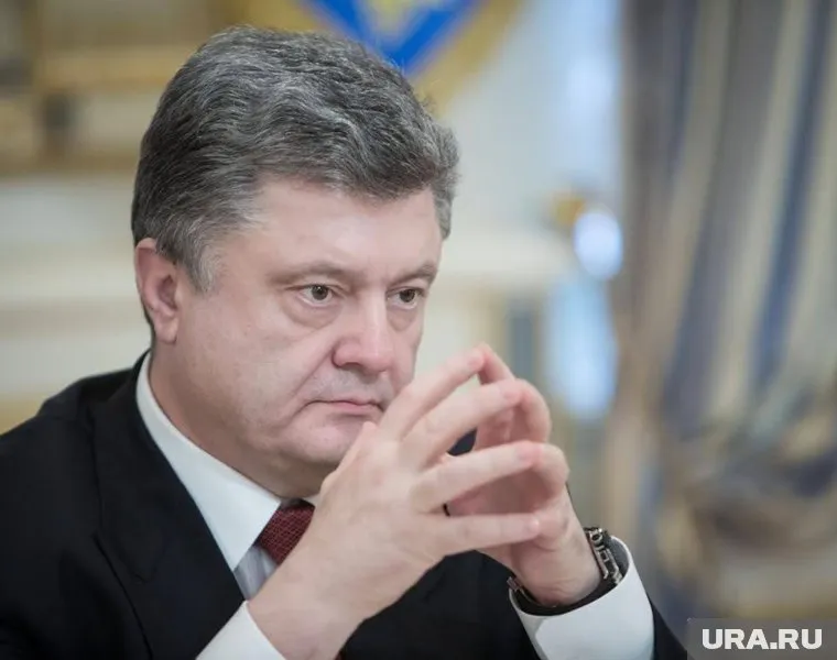 Петр Порошенко обещал увольнять чиновников, имеющих родственников с российским гражданством