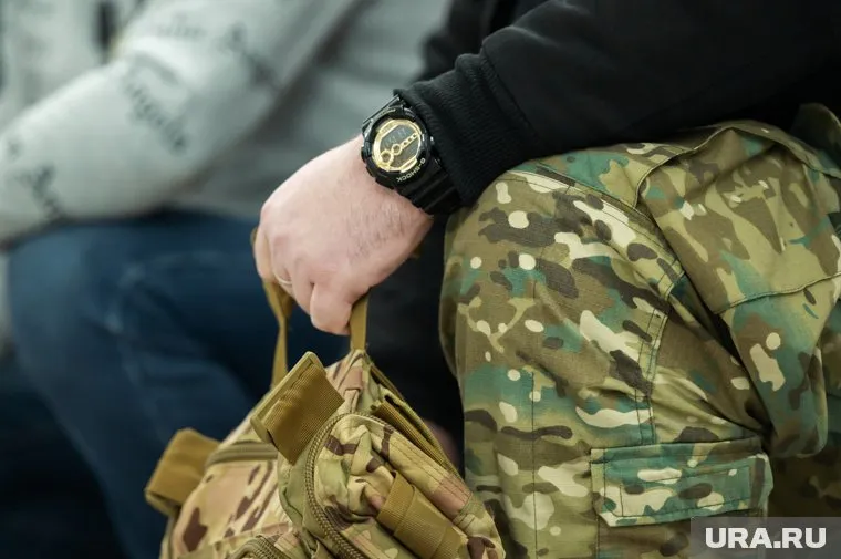 Военнослужащие, вернувшиеся из плена, прибыли в Подмосковье