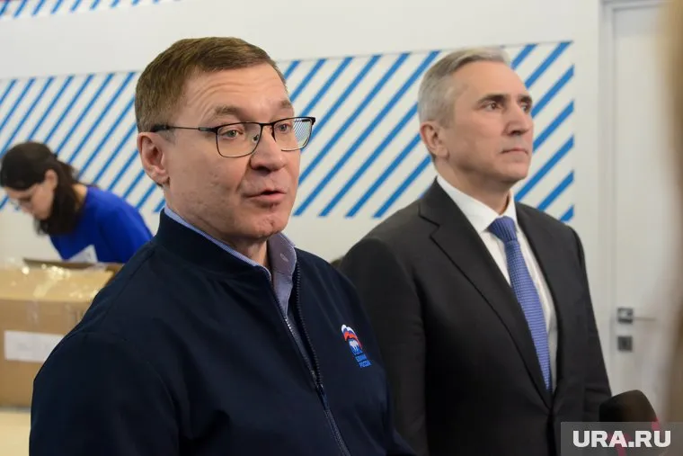 Владимир Якушев приехал в Тюмень на заседание «Женской политшколы»