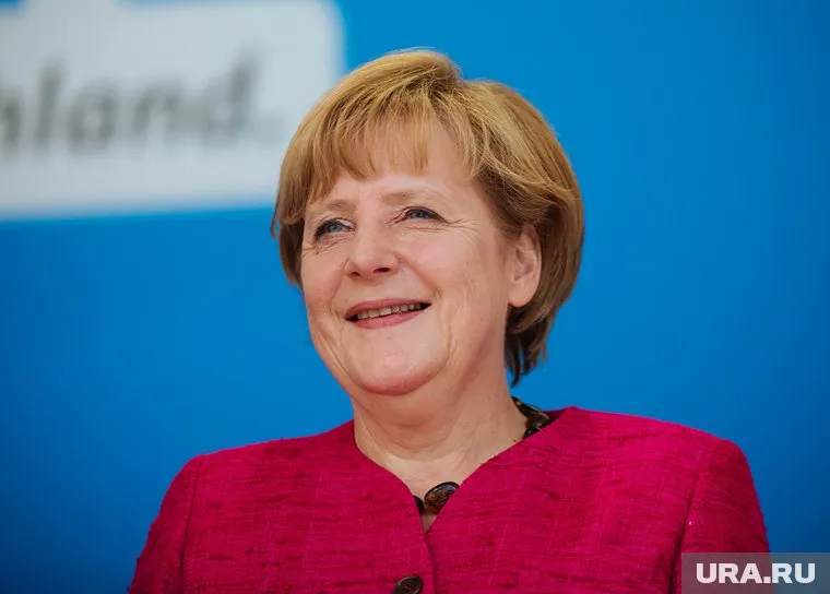 Меркель обвинила Путина в намеренном запугивании ее личной собакой