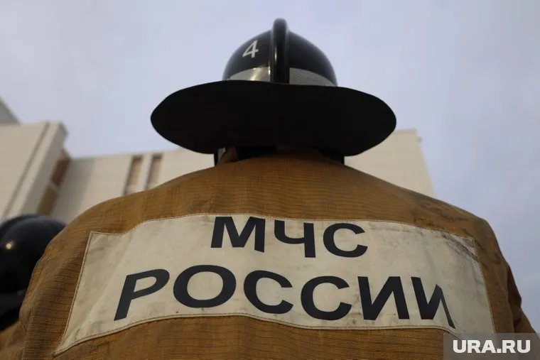 На место пожара были вызваны четыре единицы спецтехники