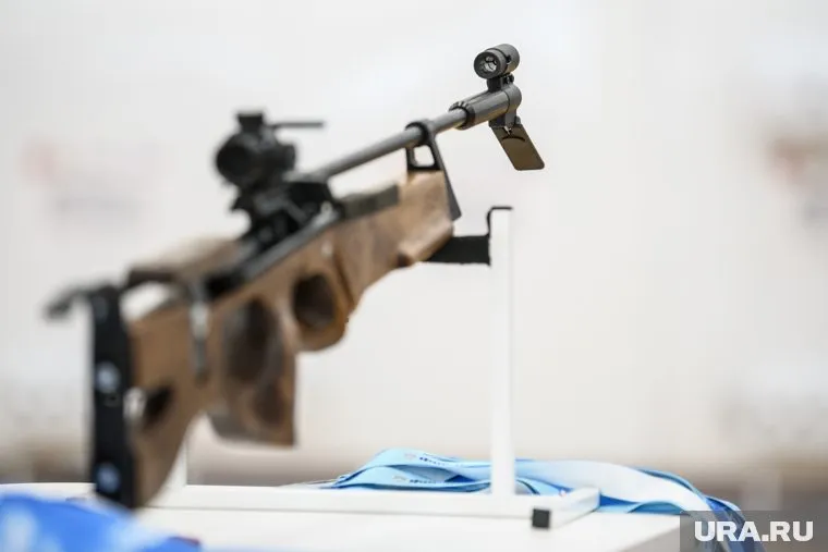 Новичкам предлагают стрелять из стандартных пистолетов, а профи - из автоматов