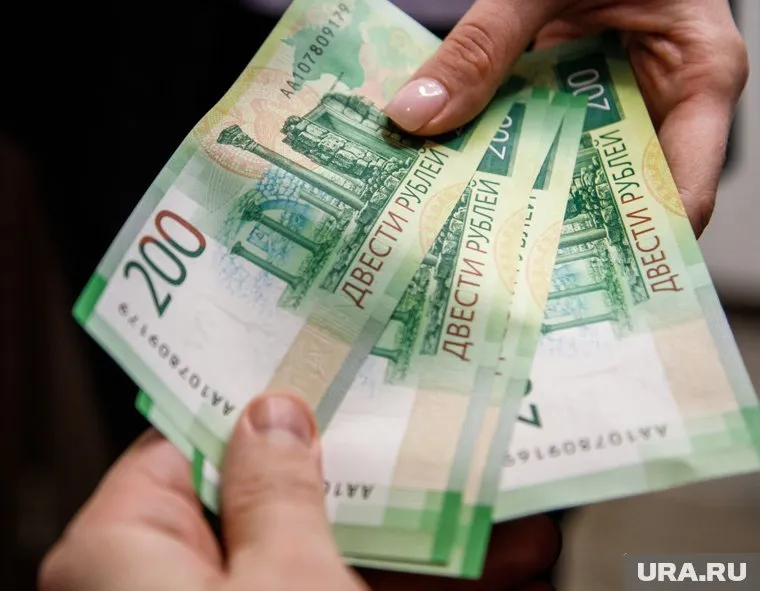 С 1 января МРОт вырастет еще на 850 рублей