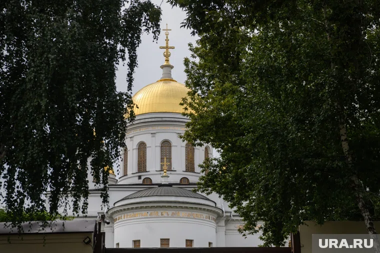 Не следует входить в брак, путешествовать и поднимать чужие вещи с земли, указано в материале