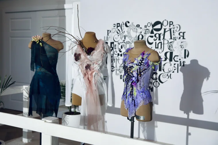 На мероприятии будет проходить ретроспективная высткавка, указано в документе