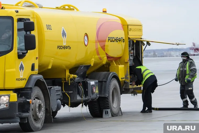 Производственный комплекс включает склад, причал и трудопровод