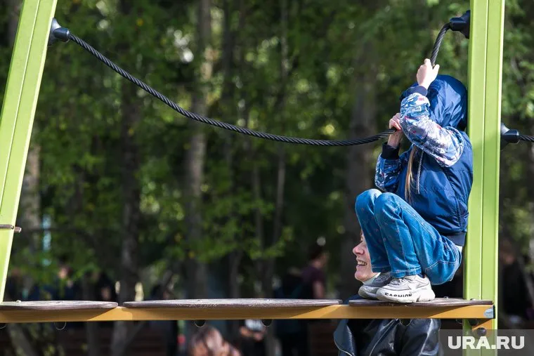 Тюменец сначала приставал к детям на детской площадке, а затем напал на молодежь, которая заявила на него в полицию (архивное фото)