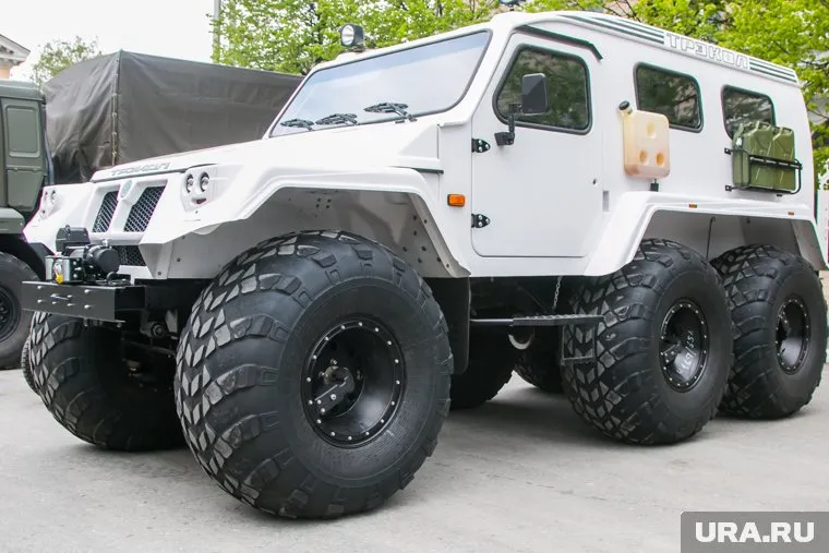 Пока до Бованенково не ходят поезда, продукты на фактории будут возить на «трэколах»