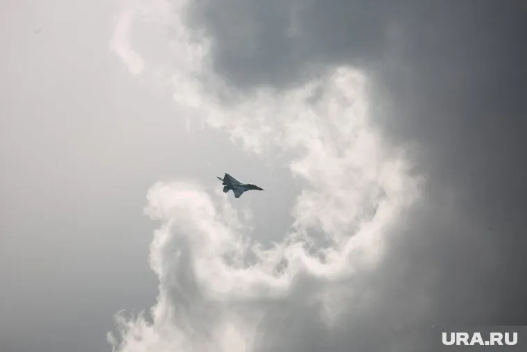 Пилот Су-35С сбил истребитель с 213 километров