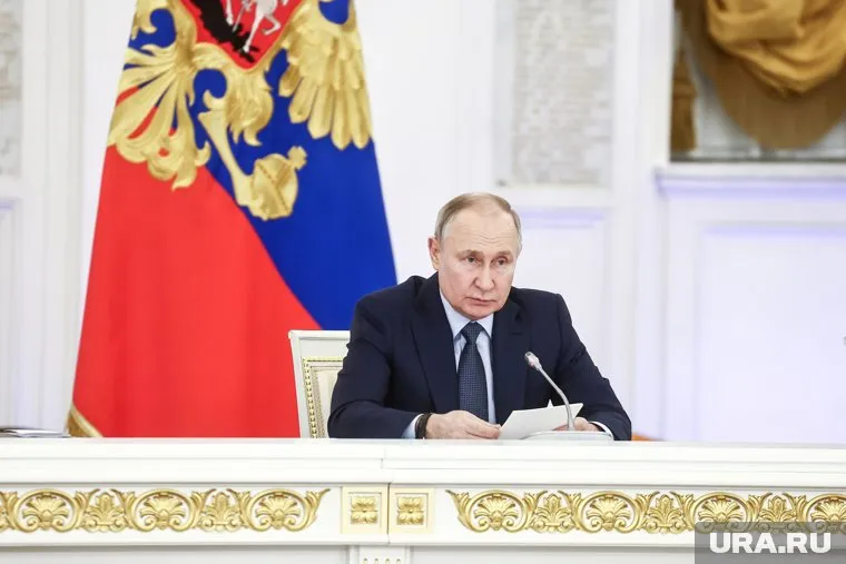 Путин прилетел в Свердловскую область днем 15 февраля