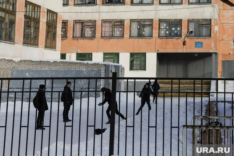 Многие дети уже получили серьезные травмы