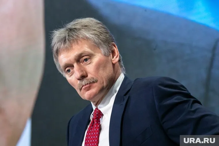 Ограничение некоторых свобод необходимо, так как речь идет об угрозе жизни граждан, подчеркнул Дмитрий Песков