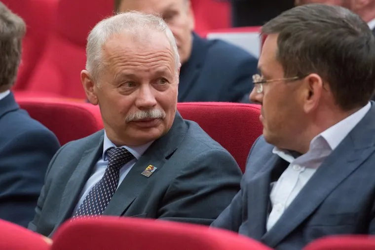 Вручение мандатов депутатам седьмого созыва Екатеринбургской городской Думы. Екатеринбург