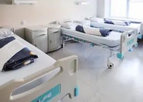 В минздраве рассказали о состоянии девушки, которую столкнули с балкона в Пермском крае