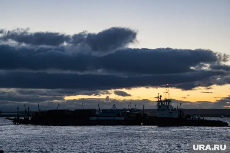 Переправа Салехард — Лабытнанги продолжает работу