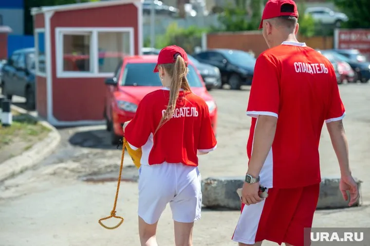 Матросы-спасатели оказали первую помощь мальчику