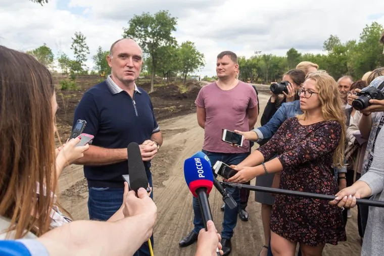 Приезд губернатора Челябинской области на обновленный Центральный стадион. Магнитогорск, пресс-подход, дубровский борис