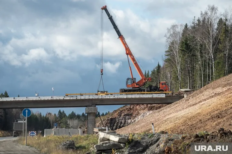 На трассе м-12 в Пермском крае смонтированы пролетные строения четырех мостов