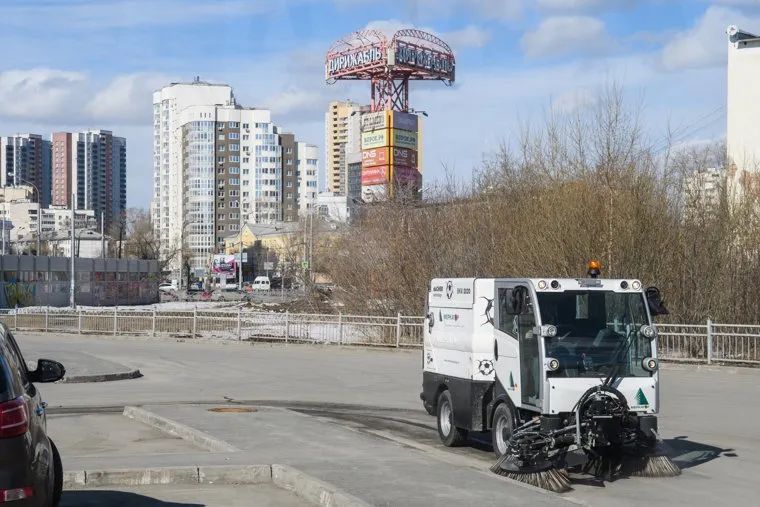 Александр Высокинский проверяет уборку районов. Екатеринбург