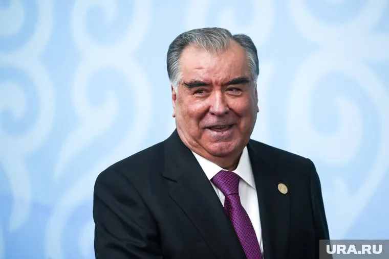 Президент Таджикистана посетит Парад Победы в столице РФ