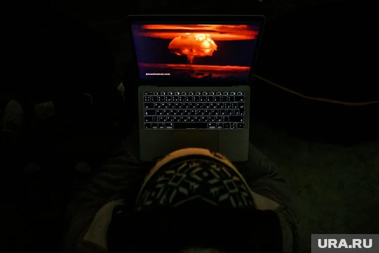 Некоторые жители снабжают дома генераторами, едой и топливом