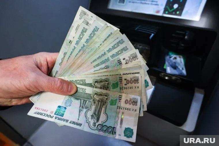 Распоряжение о повышении подписали 1 марта