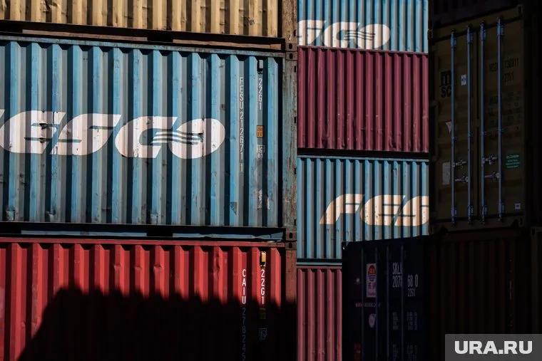 Мужчина хотел купить морской сухогрузочный контейнер онлайн