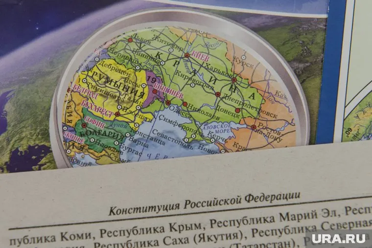 Иван Бейкер заявил, что его беспокоит обсуждение раздела Украины
