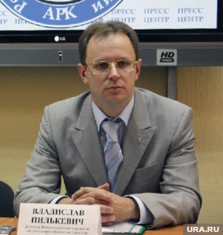 Представитель дома Романовых Владислав Пилькевич спокойно отнесся к пирожным с изображением царской семьи