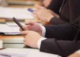 Власти ЯНАО подстраховались от активности оппозиционного депутата