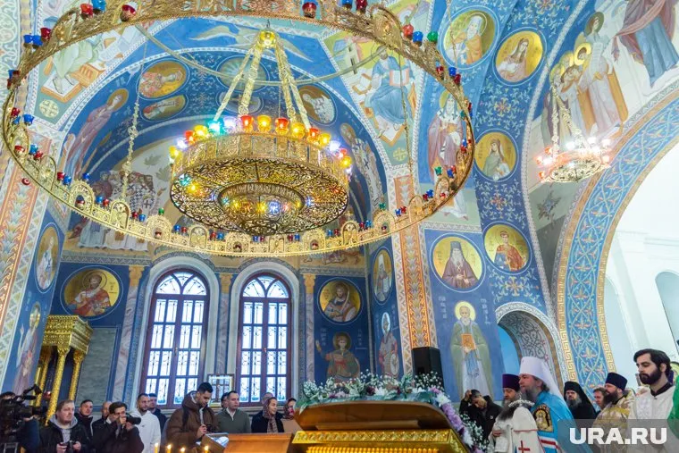 Роспись центральной части храма заняла восемь месяцев