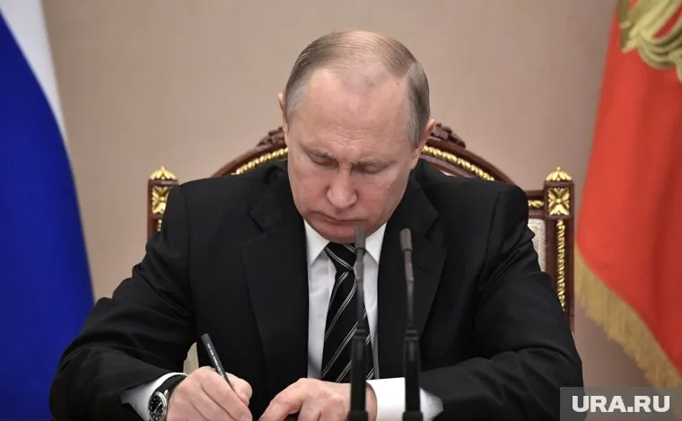 Указ о новом назначении подписал Владимир Путин