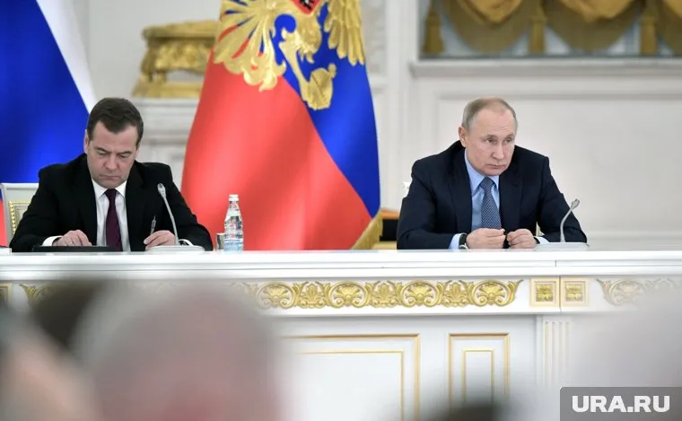 Владимир Путин обрушил на губернаторов и министр целый набор проблем