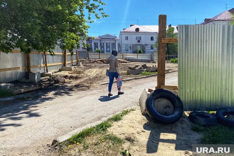 Курганцы жаловались на стройку и ее приостановили