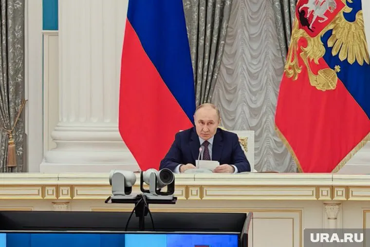 Особое внимание президент уделил необходимости формирования новых рабочих мест