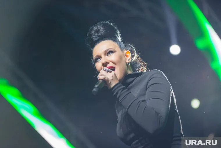 Певица Елка выпустила новый полноценный альбом, песни из которого помогли ей справиться с тяжелой жизненной ситуации. Она уверена — этот альбом поможет и другим