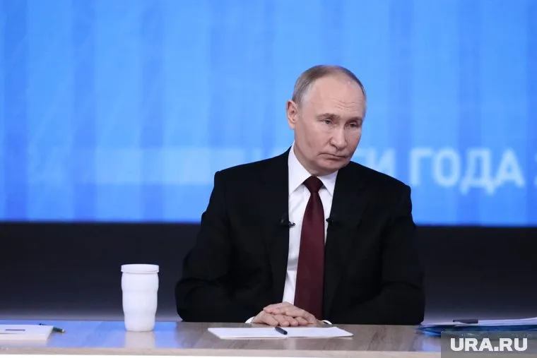 Глава РФ Владимир Путин заявил о необходимости совершенствования работы спецслужб