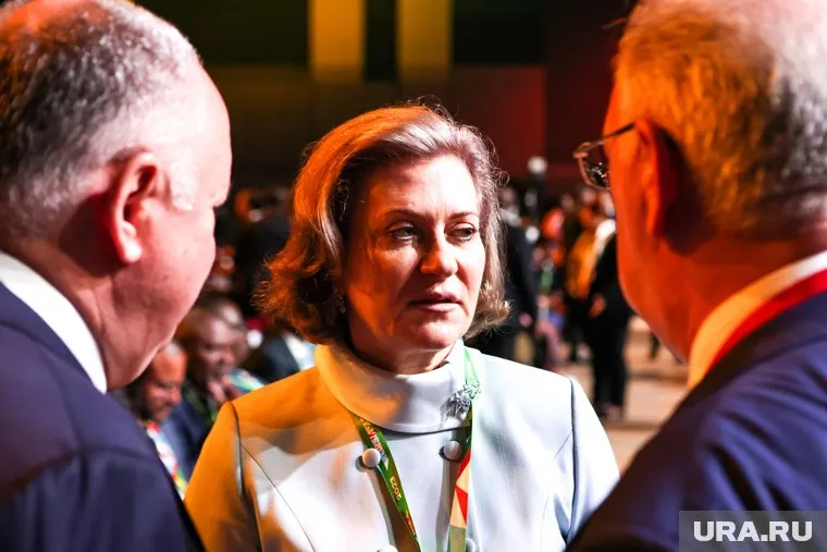Попова сообщила, что два человека умерли от ботулизма