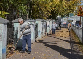 В Пермском крае вырос спрос на пенсионеров-дворников