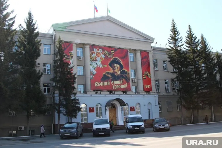 В Кургане идет подготовка к майским праздникам