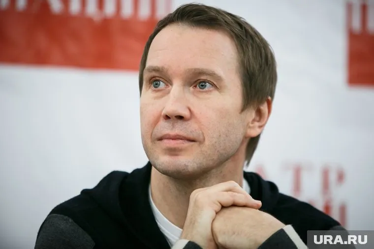 Миронов решил помочь небольшому екатеринбургскому театру, чтобы у него были деньги на постановки и гастроли